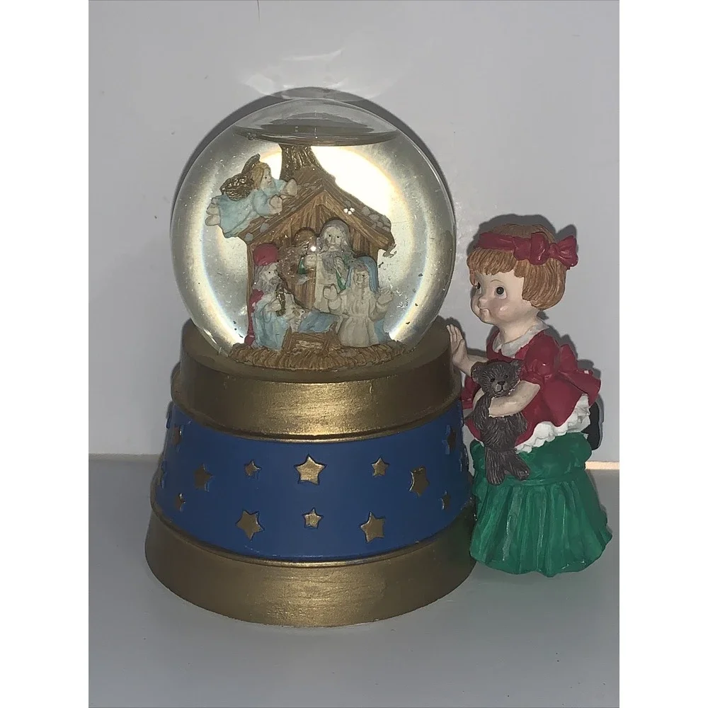 SAN FRANCISCO MUSIC BOX CHRISTMAS NATIVITY LITTLE TOWN OF BETHLEHEM SNOW GLOBE